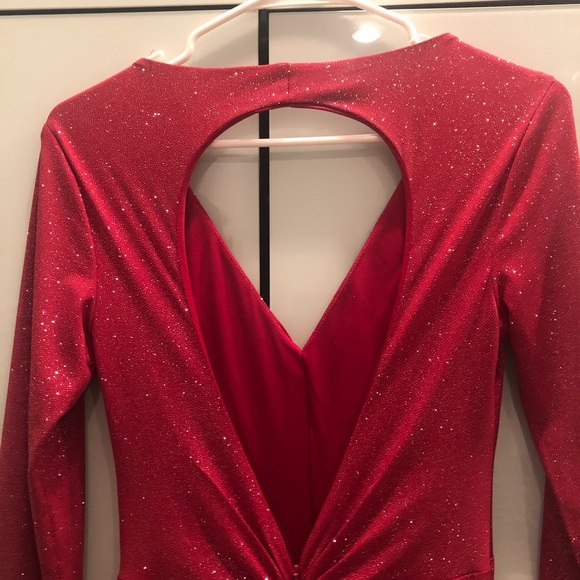 Red long sleeve beautiful red sparkly gown/size 7 juniors - Picture 3 of 3